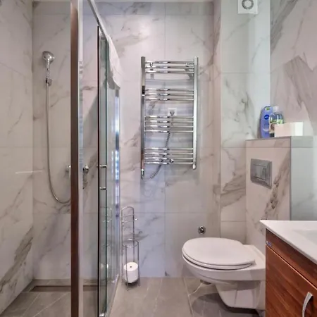 Titova Zlatibor Nika Palisat