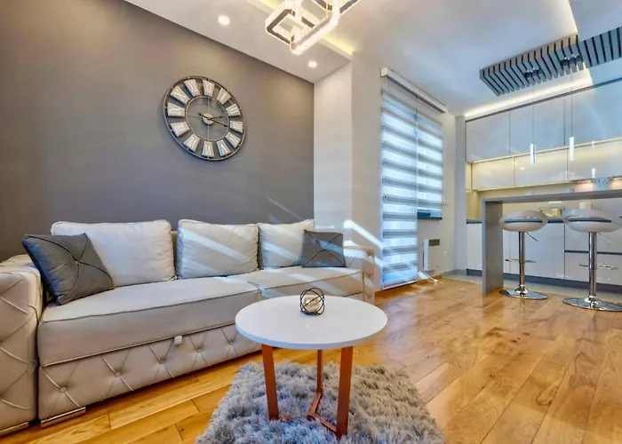 Titova Zlatibor Nika Palisat